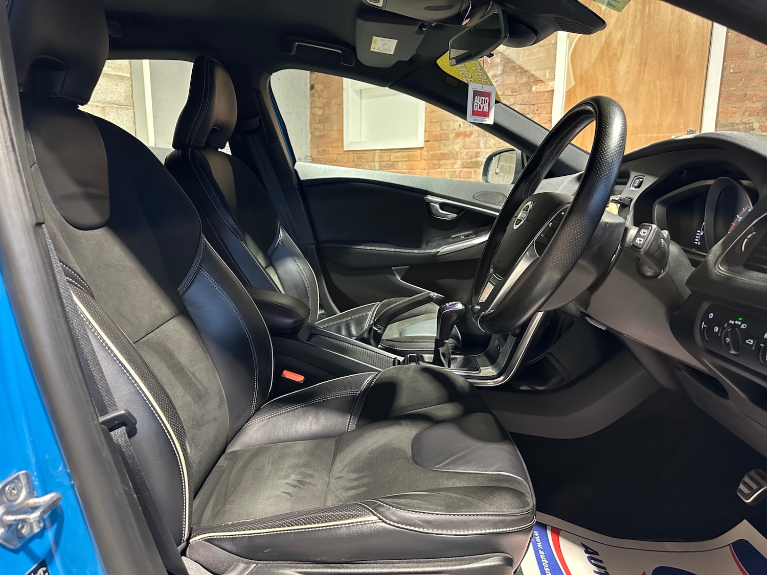 Used Volvo V40 2016 for sale - 76832893: Photo 11