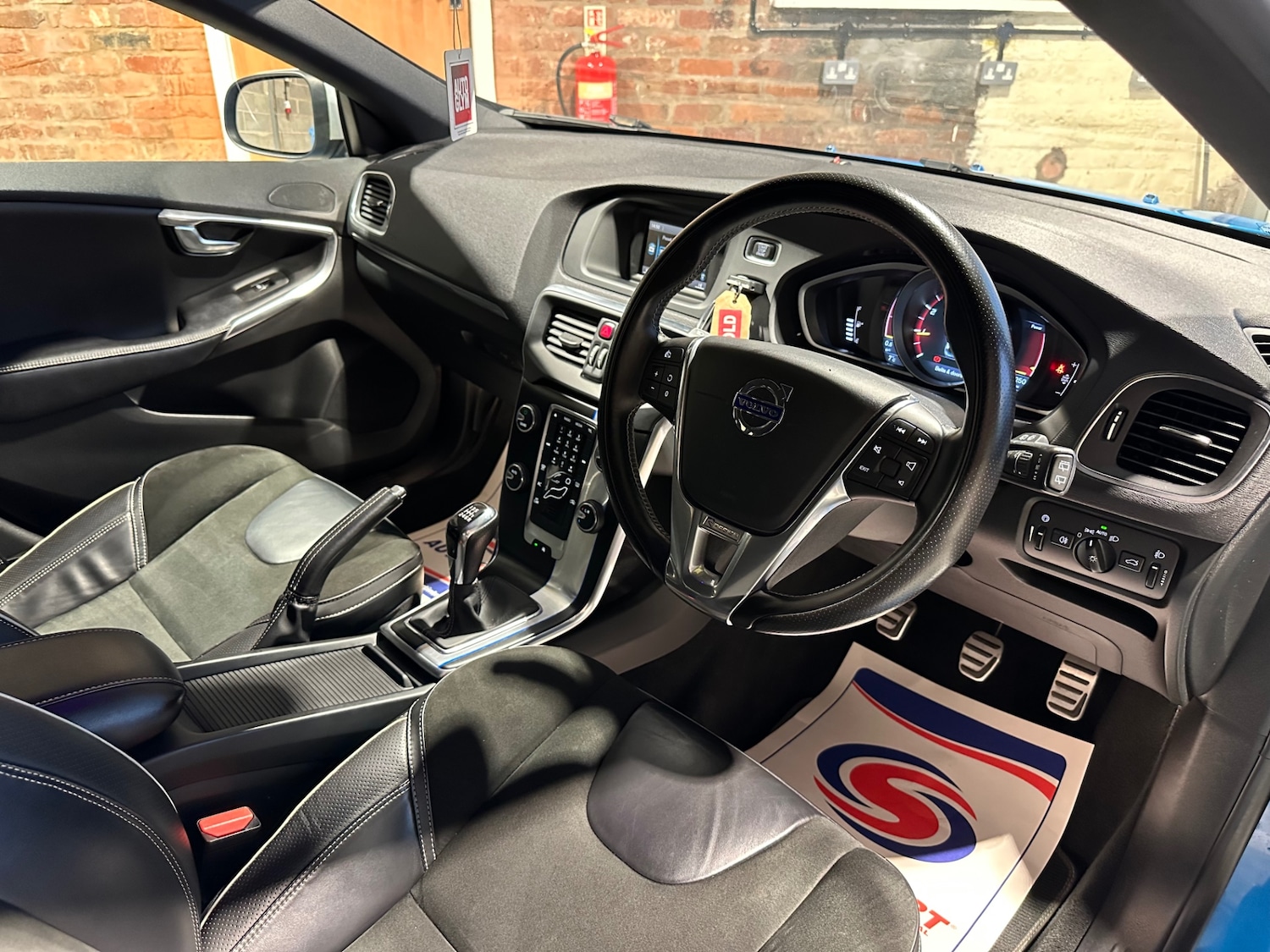 Used Volvo V40 2016 for sale - 76832893: Photo 12