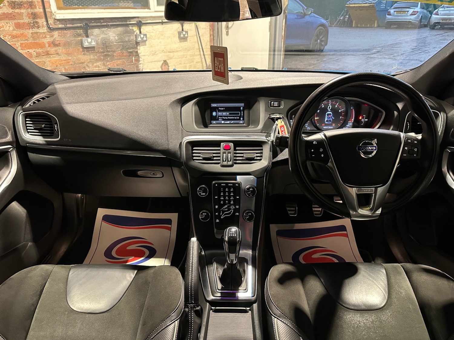 Used Volvo V40 2016 for sale - 76832893: Photo 15