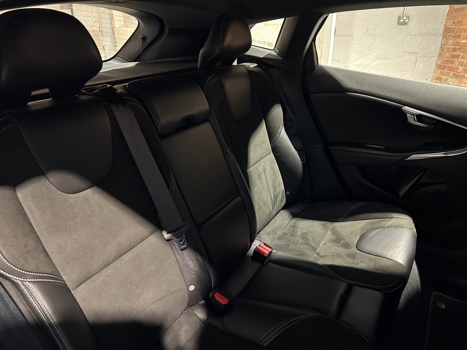 Used Volvo V40 2016 for sale - 76832893: Photo 25