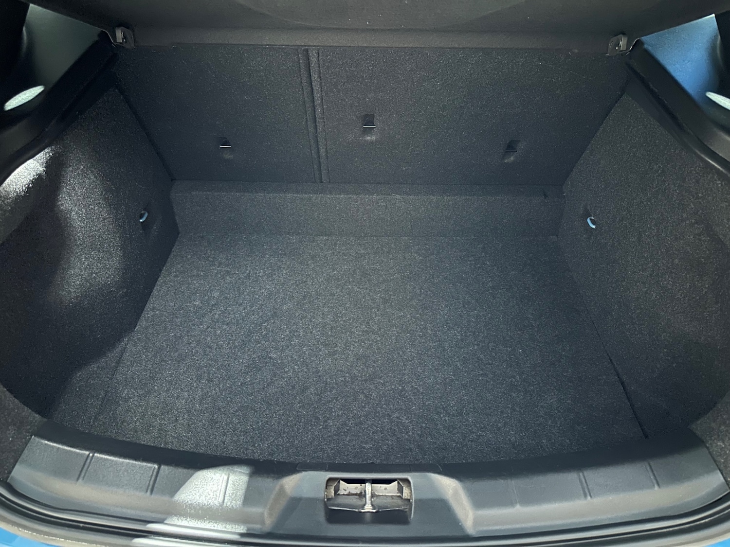 Used Volvo V40 2016 for sale - 76832893: Photo 28