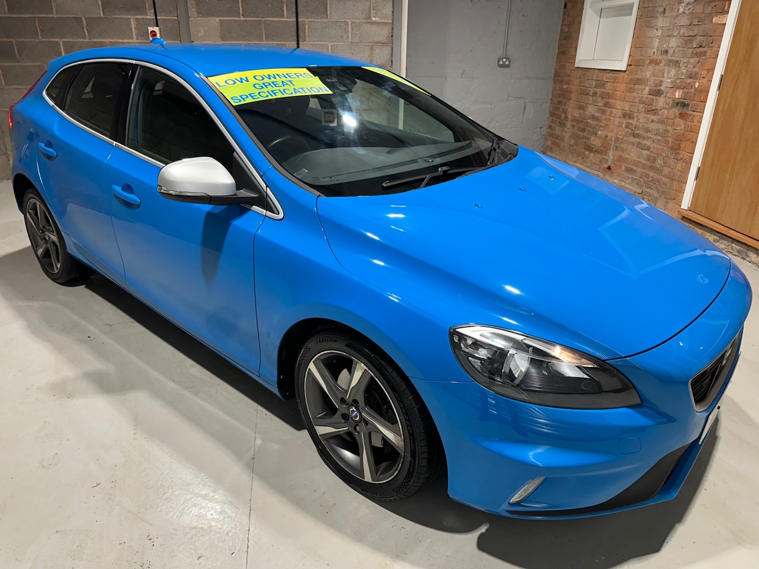 Used Volvo V40 2016 for sale - 76832893: Photo 3