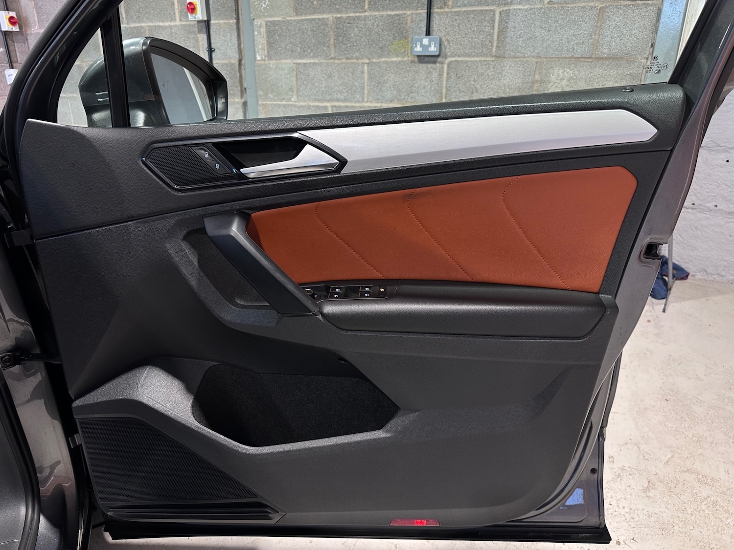 Used Volkswagen Tiguan 2017 for sale - 77618387: Photo 12