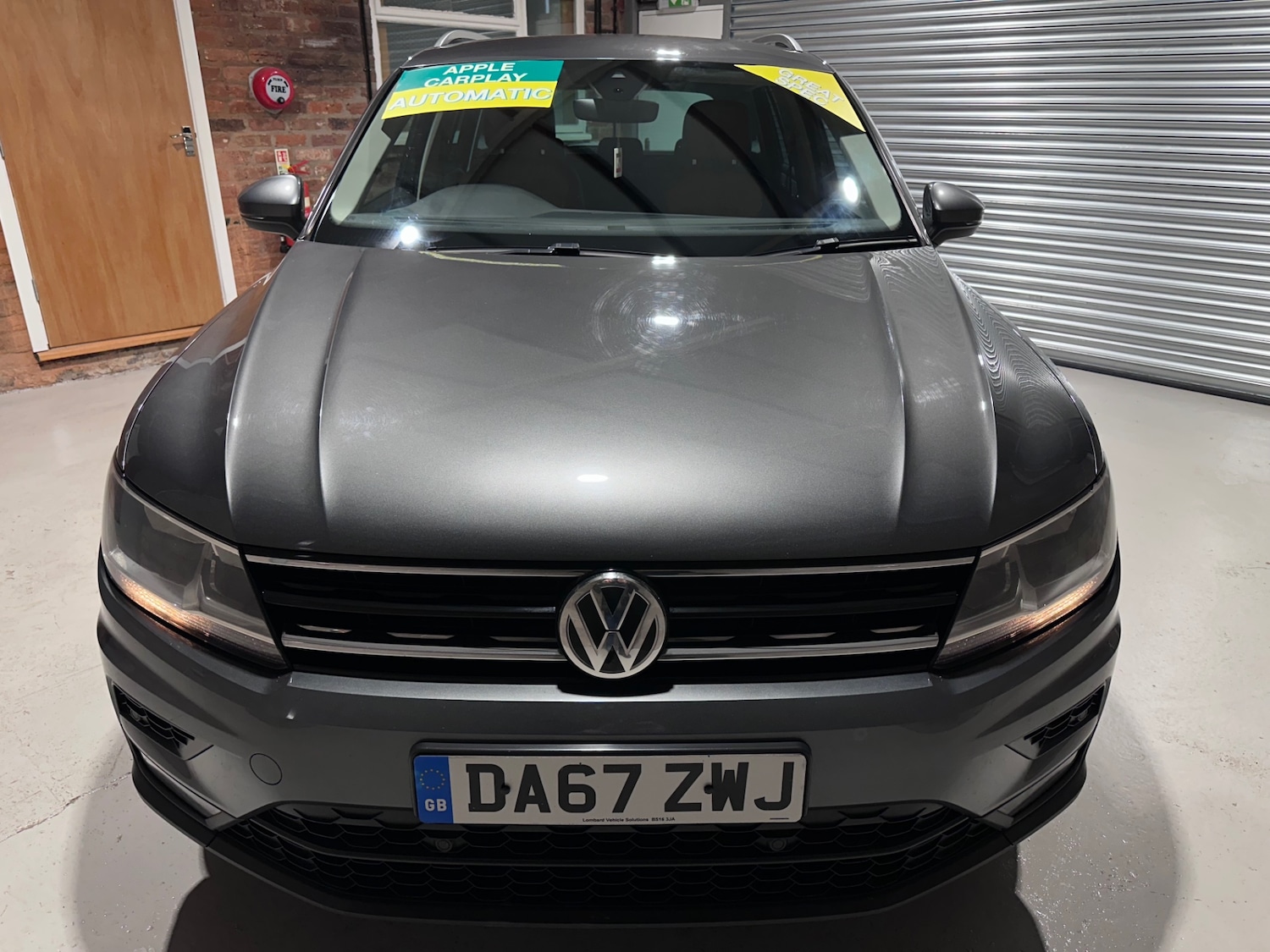 Used Volkswagen Tiguan 2017 for sale - 77618387: Photo 2