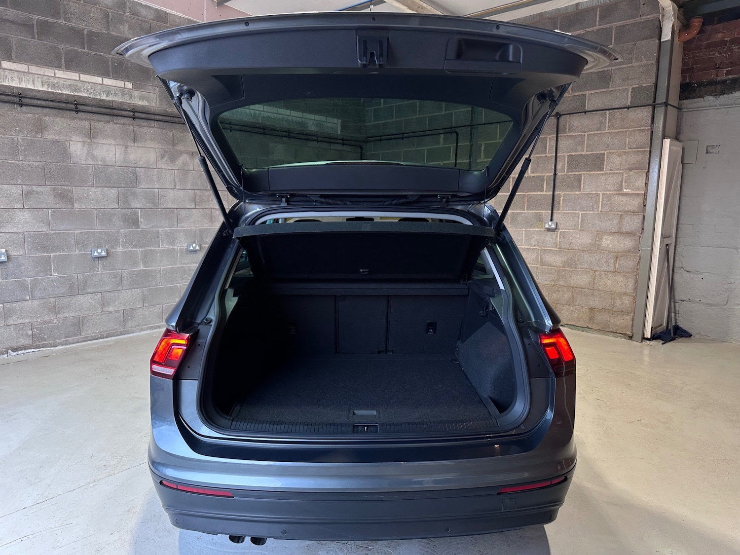 Used Volkswagen Tiguan 2017 for sale - 77618387: Photo 43