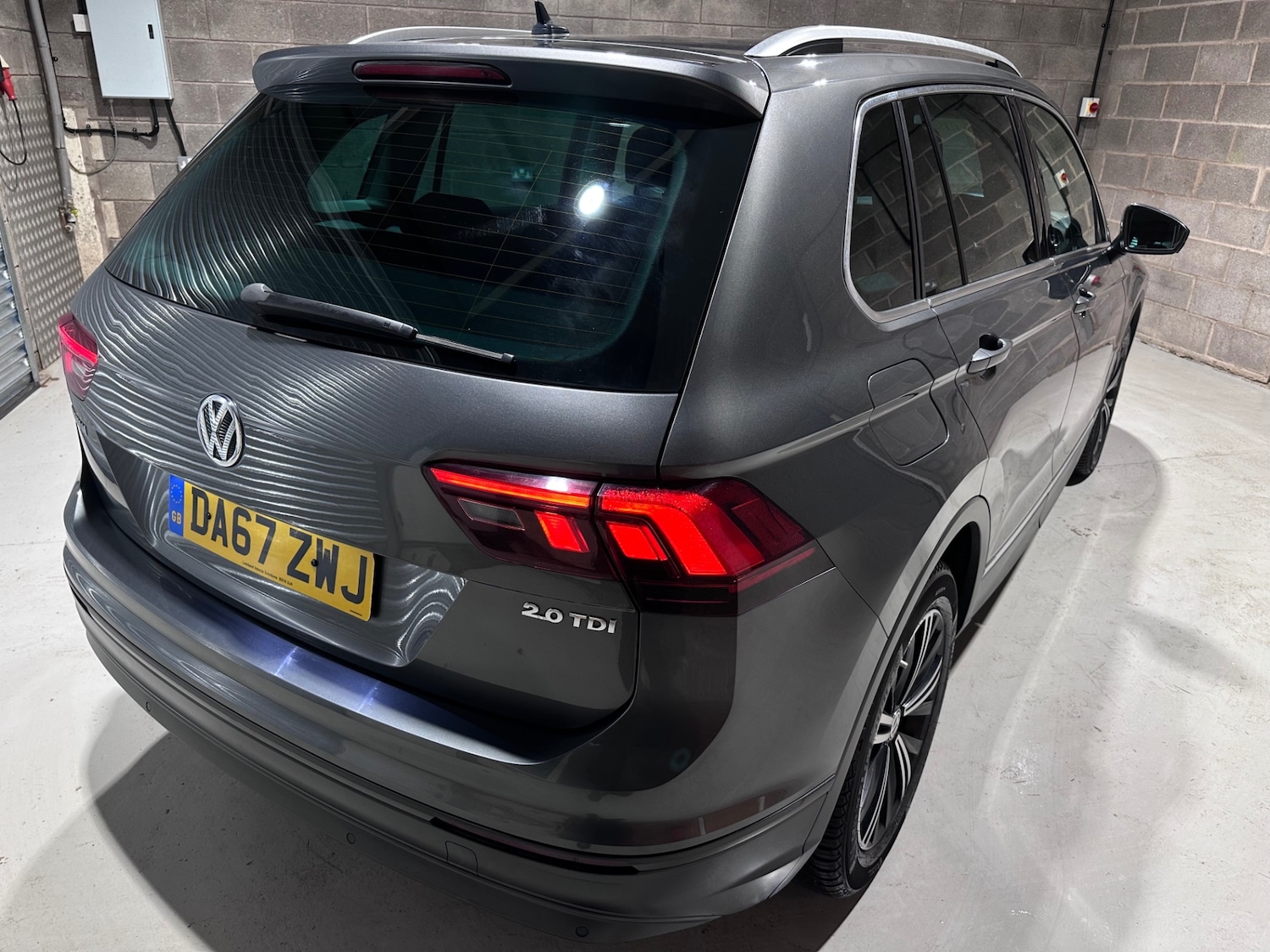 Used Volkswagen Tiguan 2017 for sale - 77618387: Photo 5