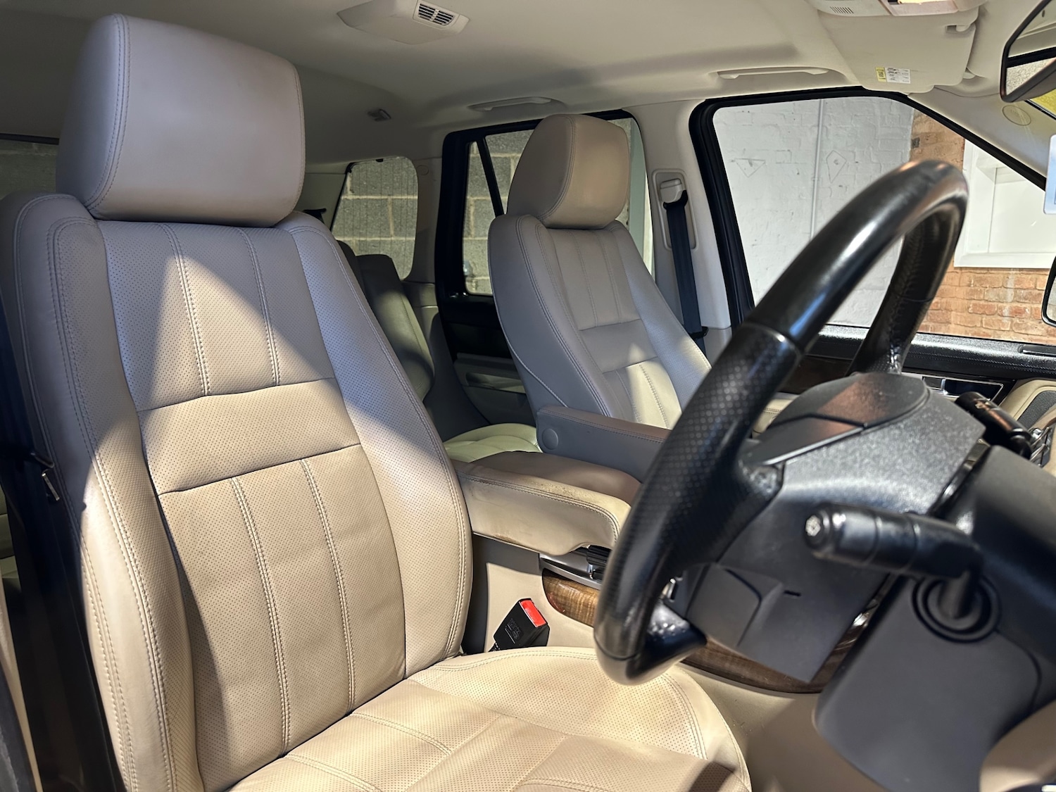 Used Land Rover Range Rover Sport 2010 for sale - 77450080: Photo 16