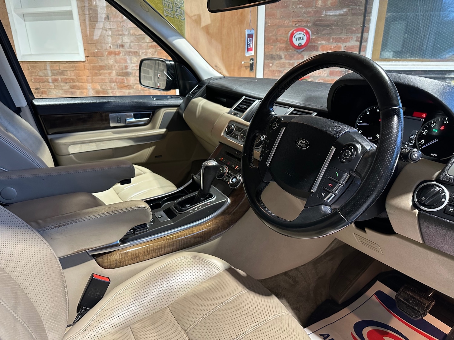 Used Land Rover Range Rover Sport 2010 for sale - 77450080: Photo 18