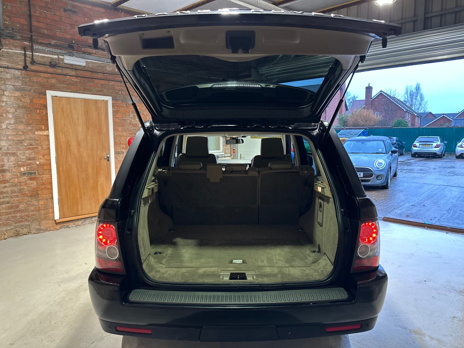 Used Land Rover Range Rover Sport 2010 for sale - 77450080: Photo 30