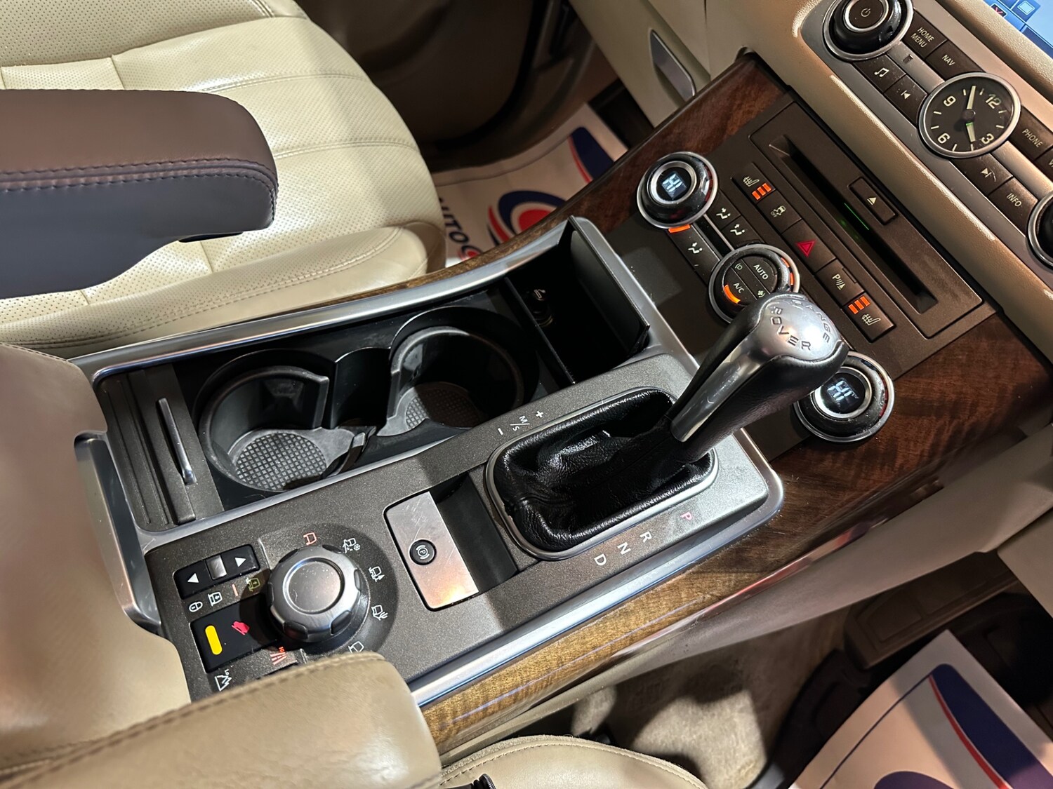 Used Land Rover Range Rover Sport 2010 for sale - 77450080: Photo 40