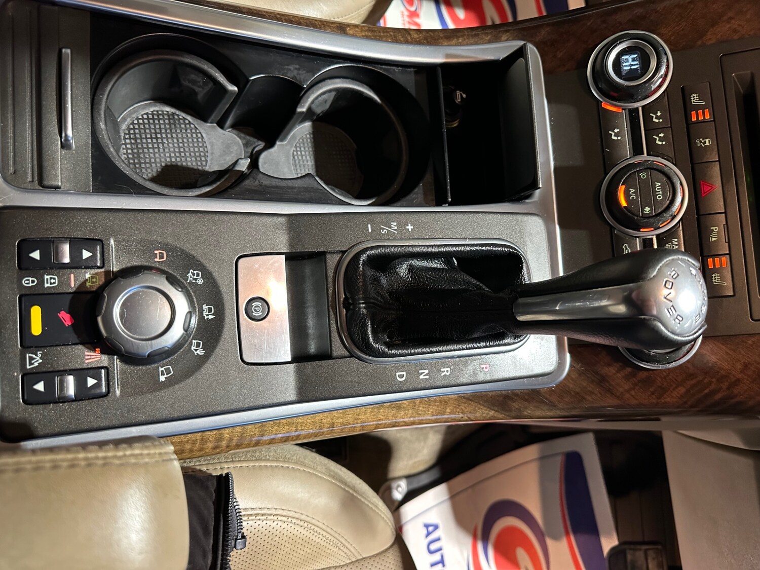 Used Land Rover Range Rover Sport 2010 for sale - 77450080: Photo 41