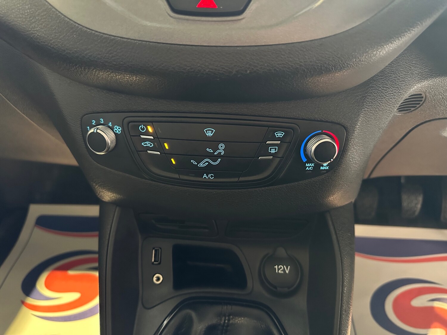 Used Ford Transit Courier 2017 for sale - 76905123: Photo 25