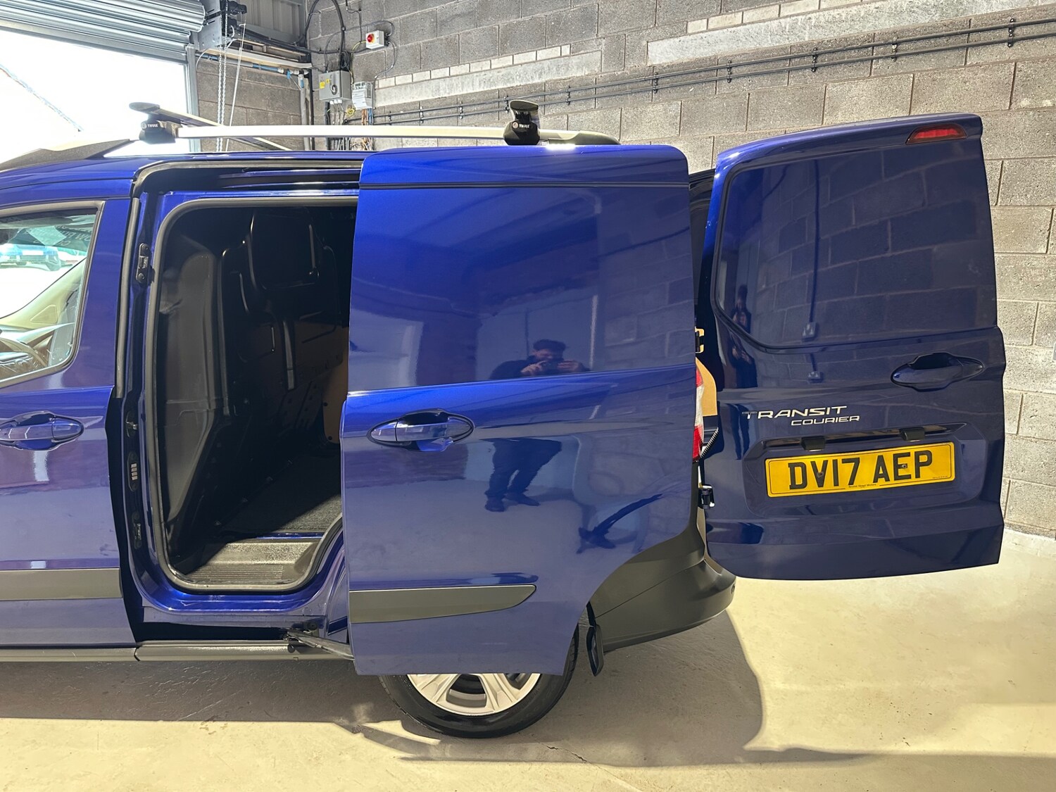 Used Ford Transit Courier 2017 for sale - 76905123: Photo 31