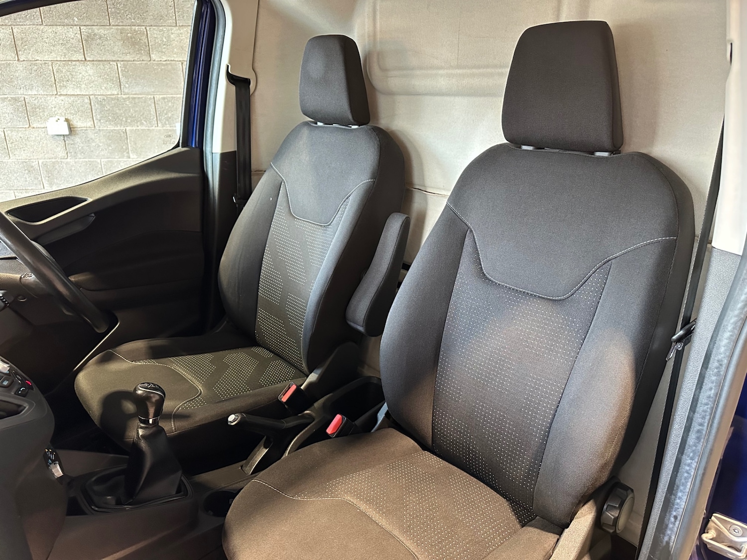 Used Ford Transit Courier 2017 for sale - 76905123: Photo 34