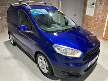 Used Ford Transit Courier 2017 for sale - 76905123: Photo