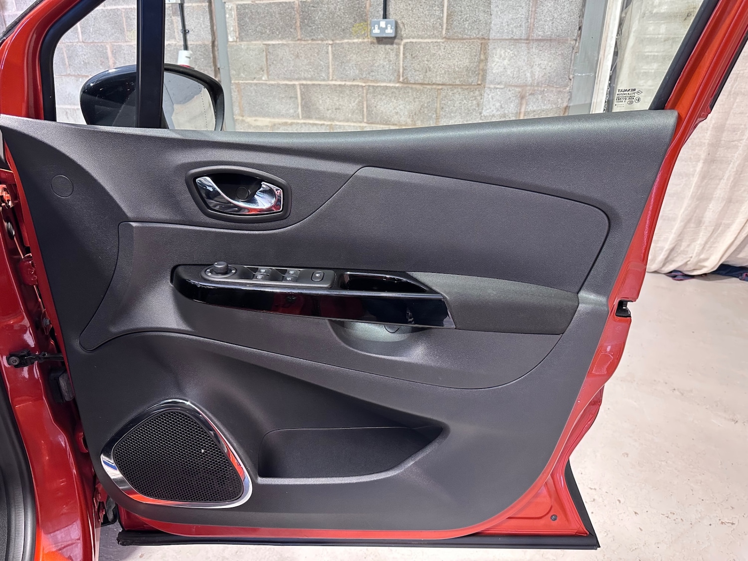 Used Renault Captur 2016 for sale - 78198055: Photo 12