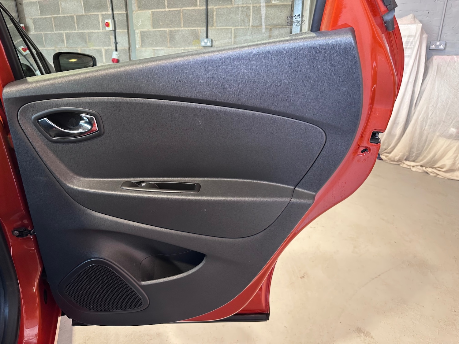 Used Renault Captur 2016 for sale - 78198055: Photo 32