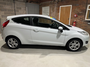Used Ford Fiesta 2015 for sale - 76532300: Photo