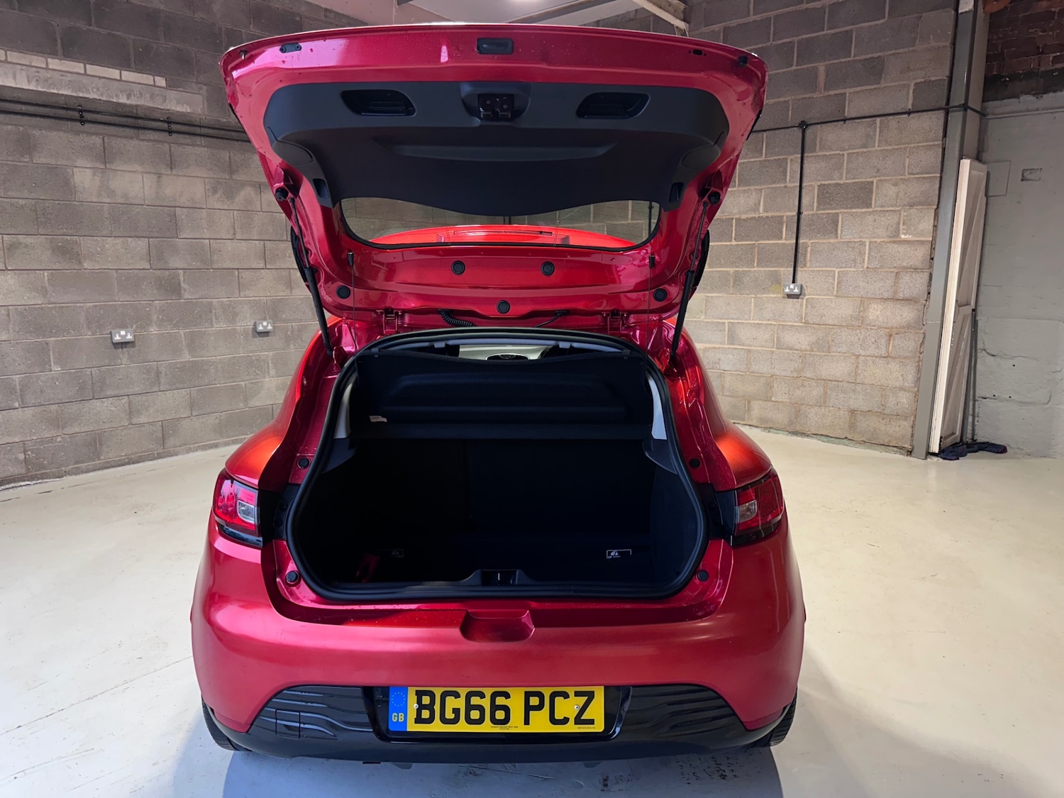 Used Renault Clio 2016 for sale - 77640971: Photo 35