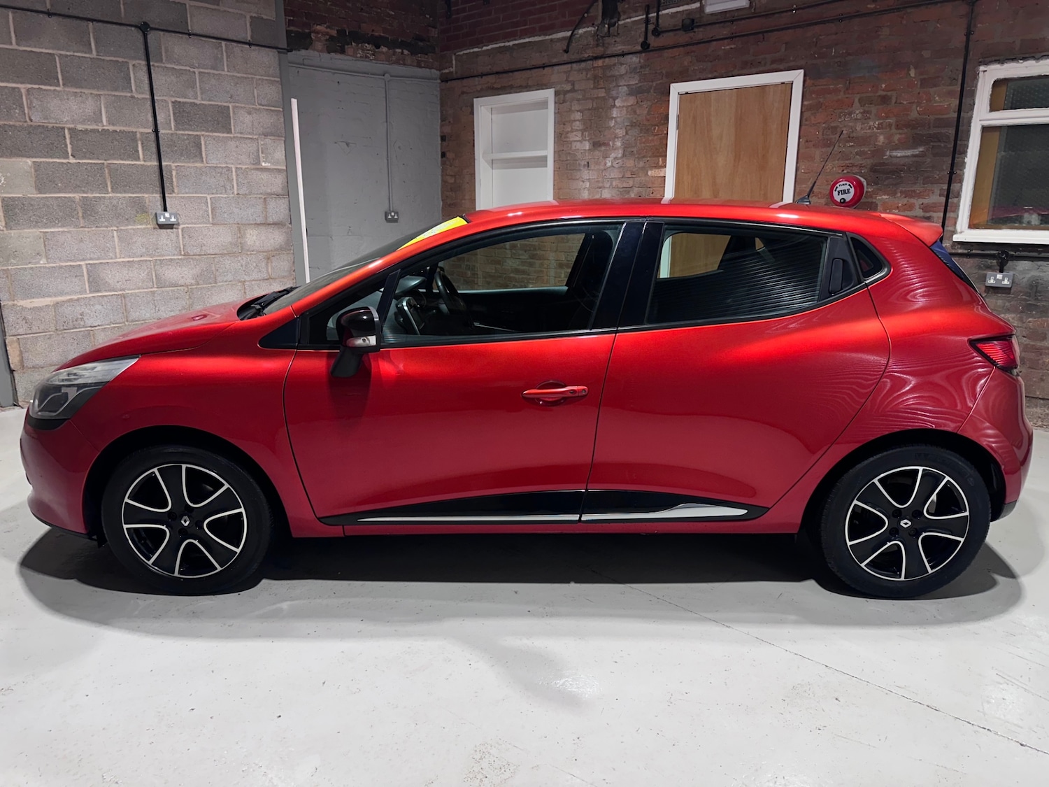 Used Renault Clio 2016 for sale - 77640971: Photo 9