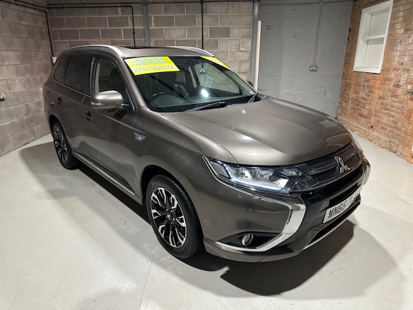 Used Mitsubishi Outlander 2015 for sale - 76332308: Photo 1