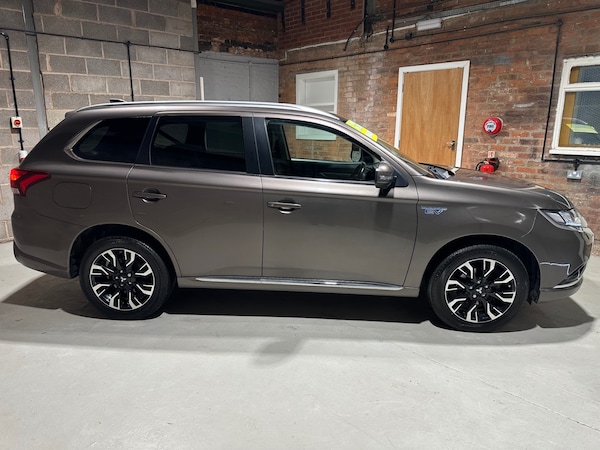 Used Mitsubishi Outlander 2015 for sale - 76332308: Photo 4