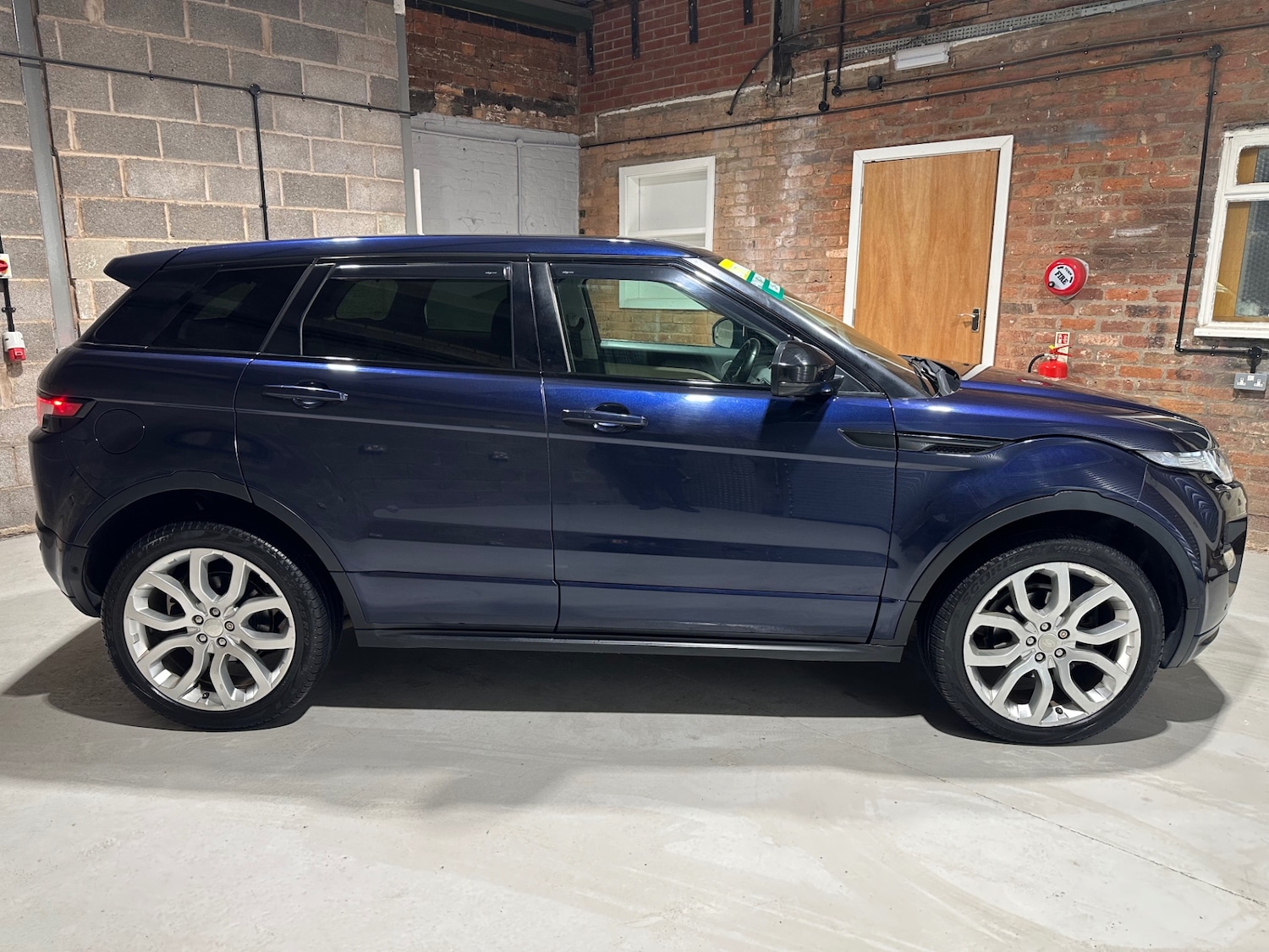 Used Land Rover Range Rover Evoque 2015 for sale - 76780073: Photo 4