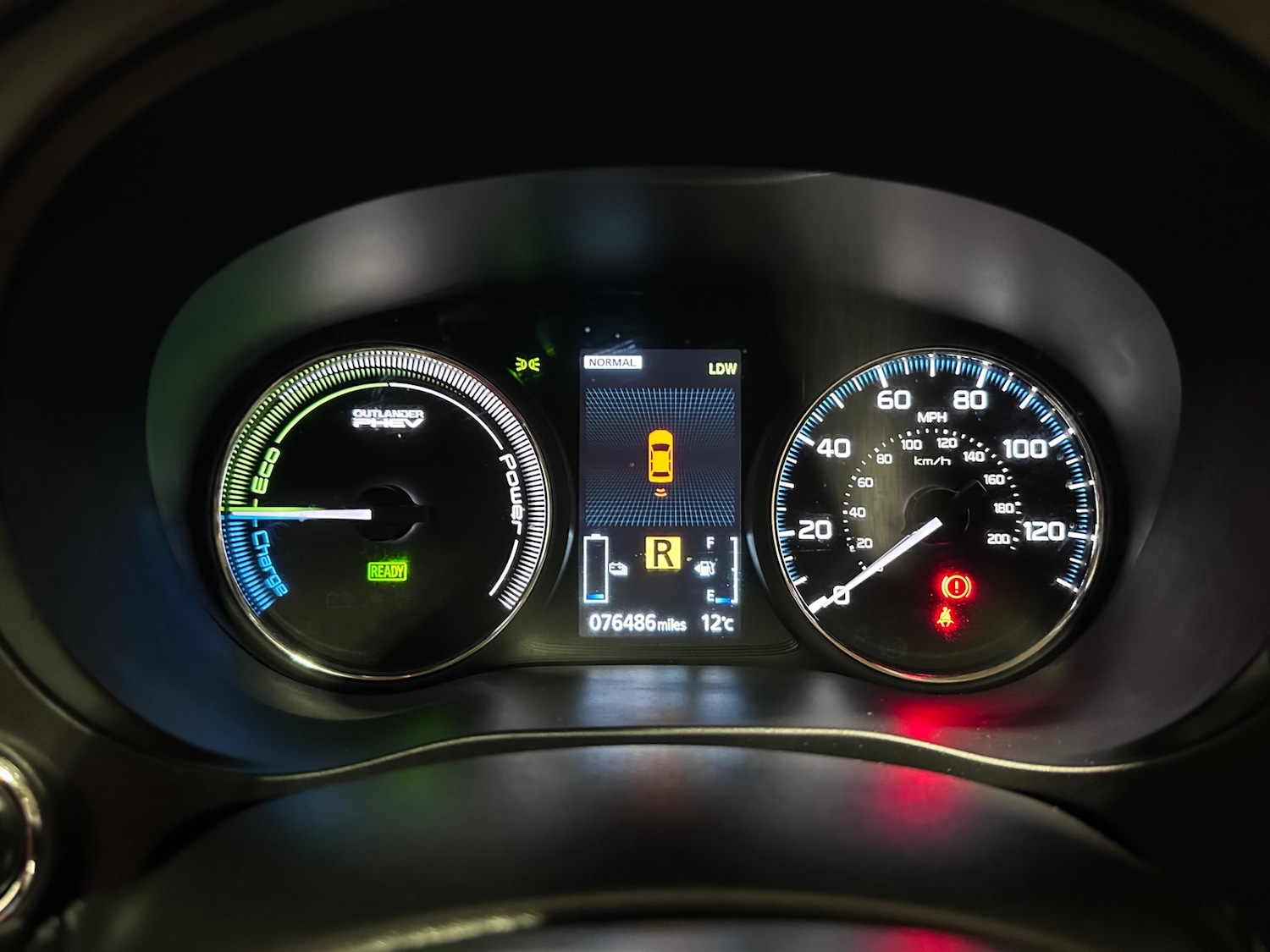 Used Mitsubishi Outlander 2016 for sale - 77997793: Photo 24