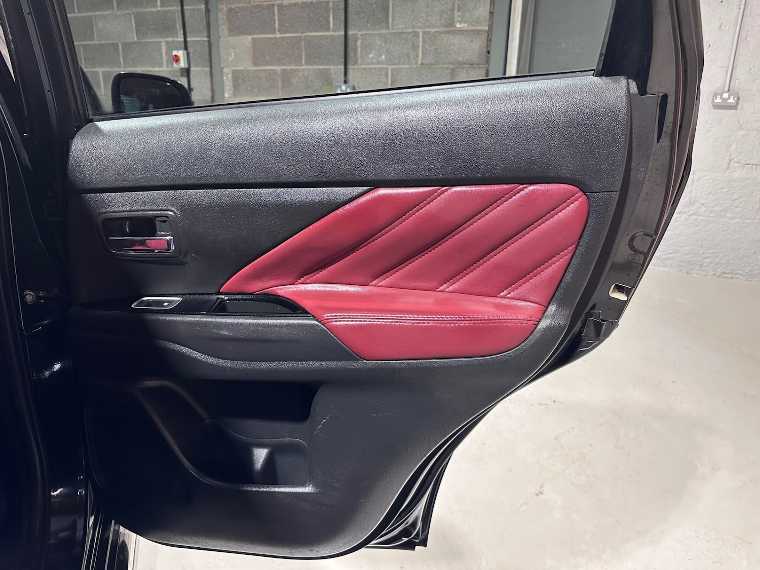 Used Mitsubishi Outlander 2016 for sale - 77997793: Photo 36