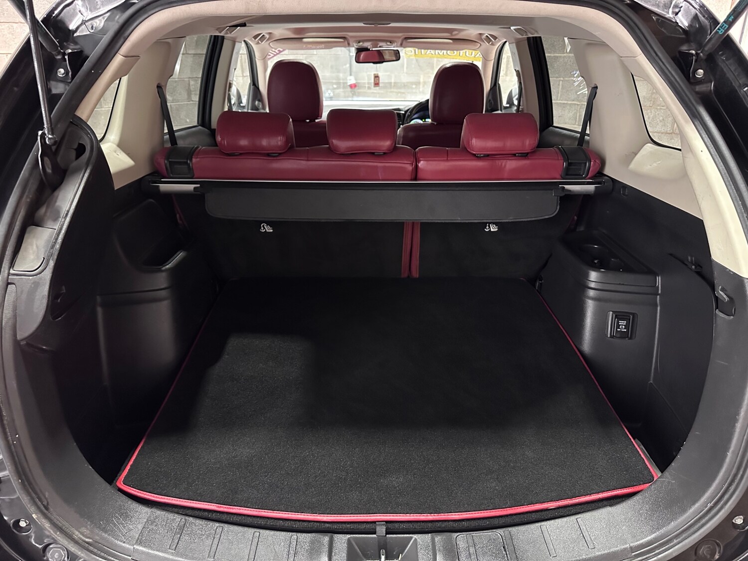 Used Mitsubishi Outlander 2016 for sale - 77997793: Photo 41