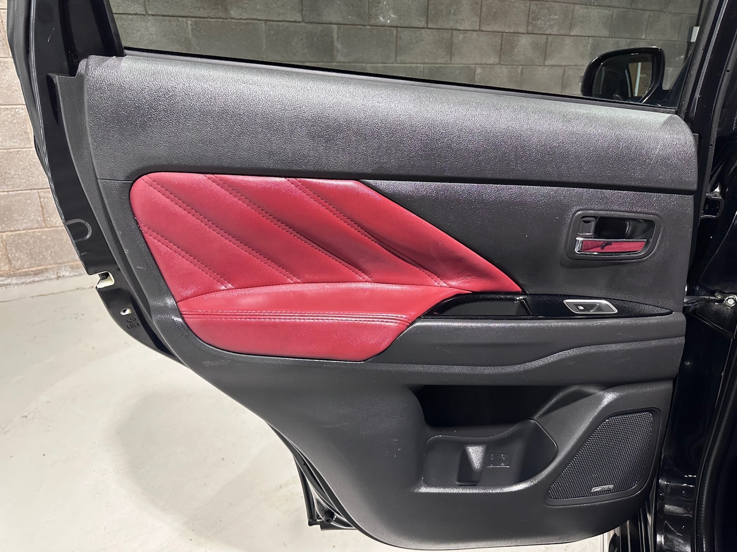 Used Mitsubishi Outlander 2016 for sale - 77997793: Photo 43