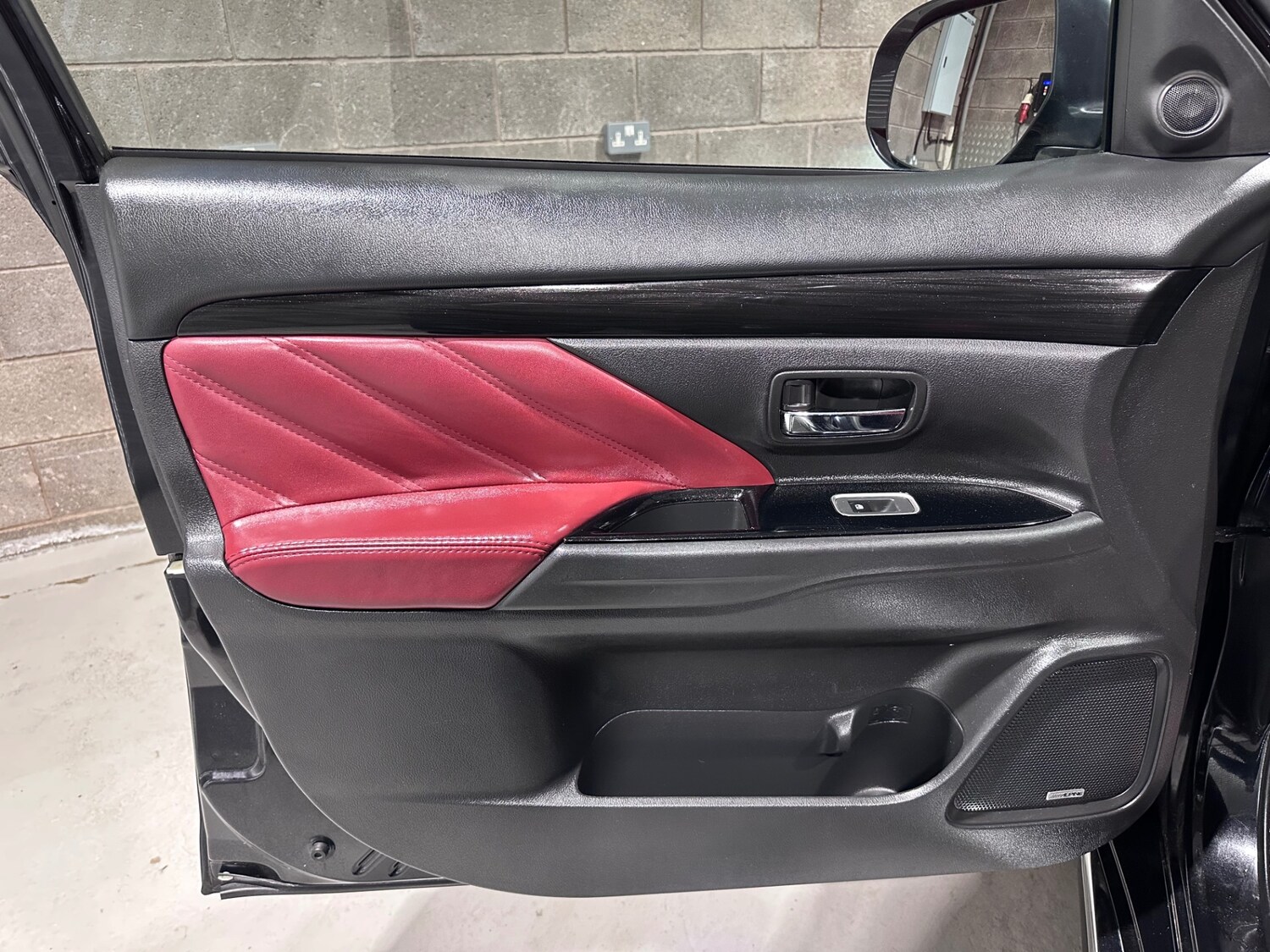 Used Mitsubishi Outlander 2016 for sale - 77997793: Photo 46