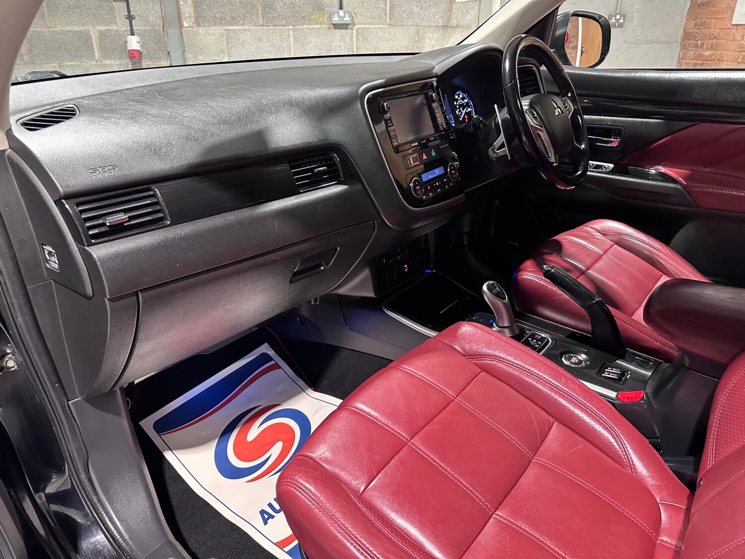 Used Mitsubishi Outlander 2016 for sale - 77997793: Photo 51