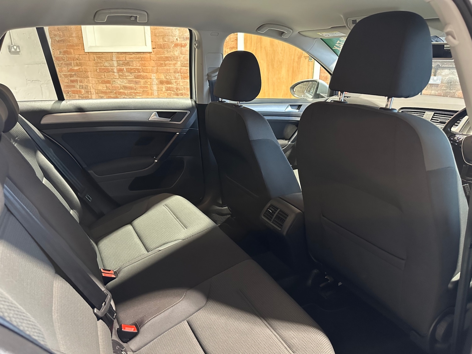 Used Volkswagen Golf 2015 for sale - 76945957: Photo 35