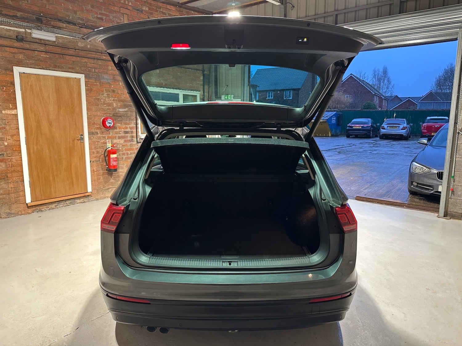 Used Volkswagen Tiguan 2016 for sale - 77137927: Photo 32