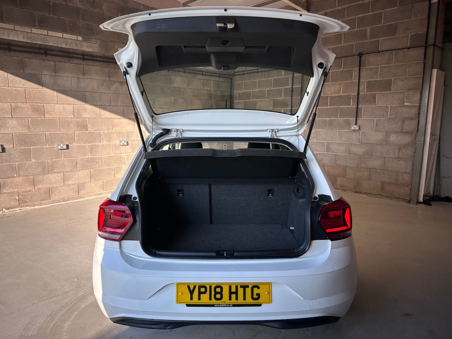 Used Volkswagen Polo 2018 for sale - 77746167: Photo 38