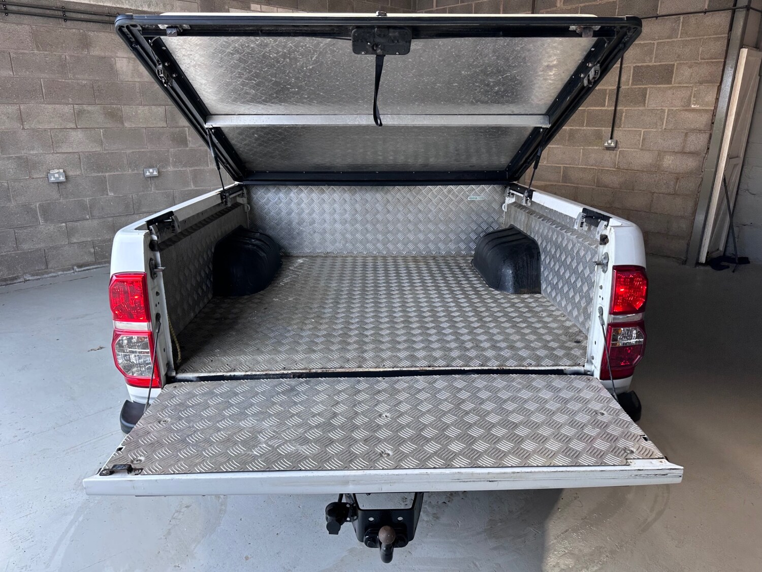 Used Toyota Hilux 2012 for sale - 77801821: Photo 28