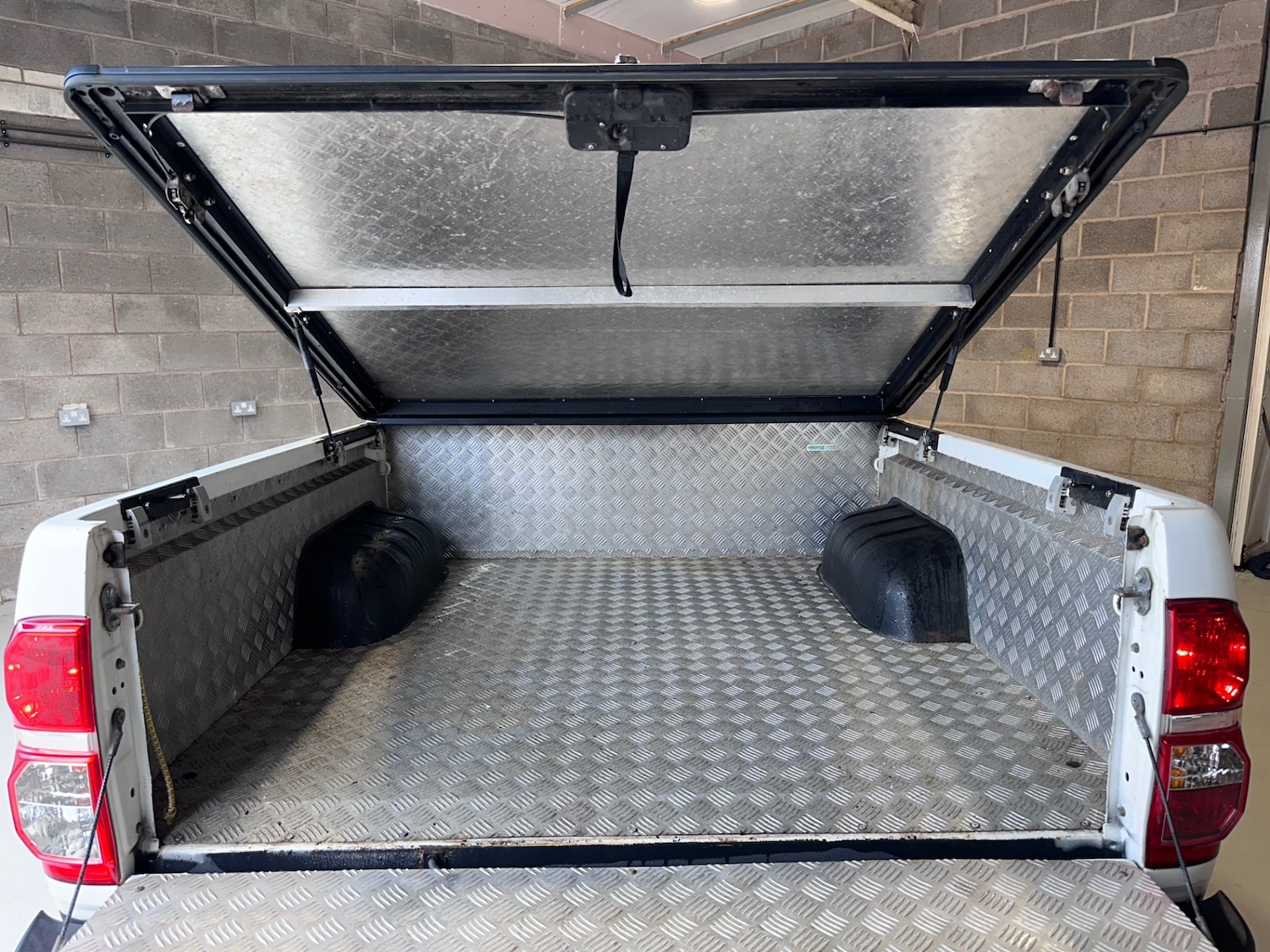 Used Toyota Hilux 2012 for sale - 77801821: Photo 29