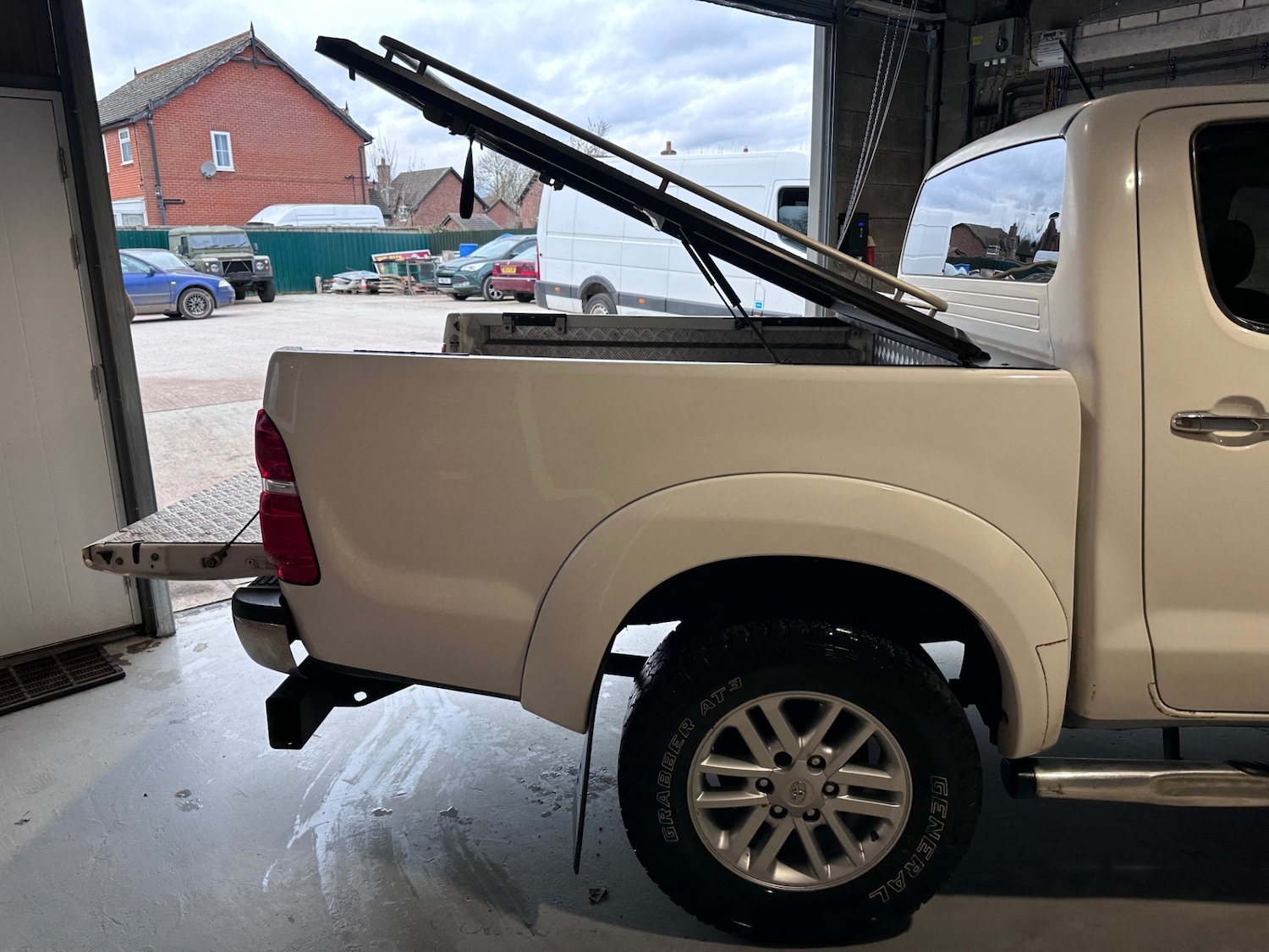 Used Toyota Hilux 2012 for sale - 77801821: Photo 30