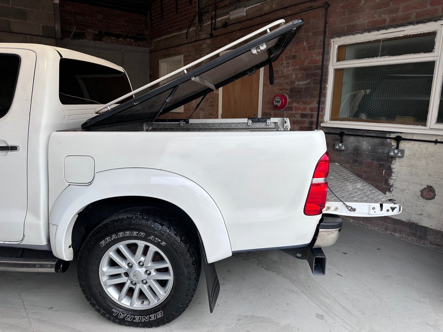 Used Toyota Hilux 2012 for sale - 77801821: Photo 31