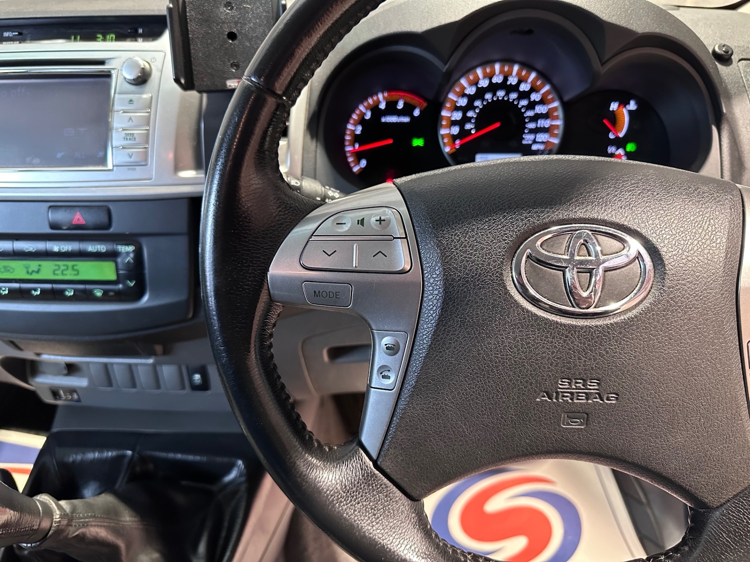 Used Toyota Hilux 2012 for sale - 77801821: Photo 43