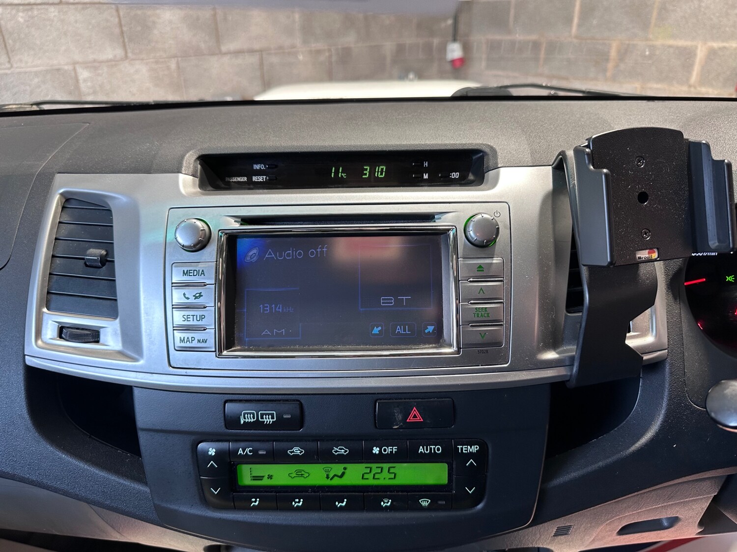 Used Toyota Hilux 2012 for sale - 77801821: Photo 46