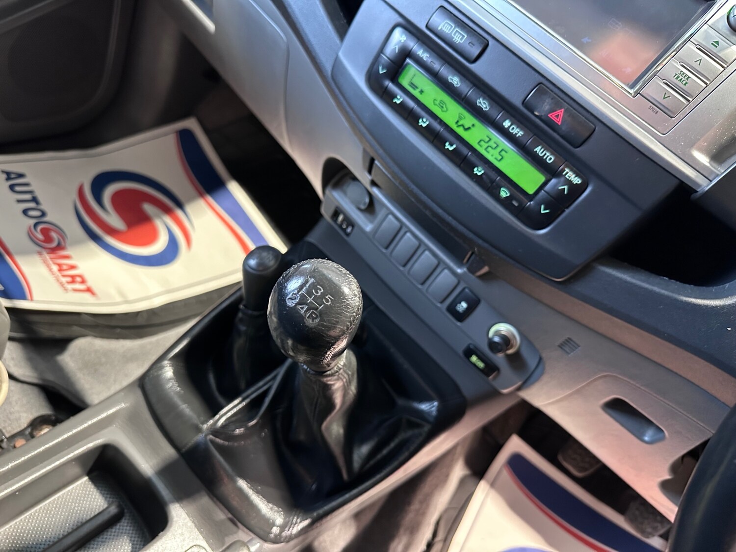 Used Toyota Hilux 2012 for sale - 77801821: Photo 48