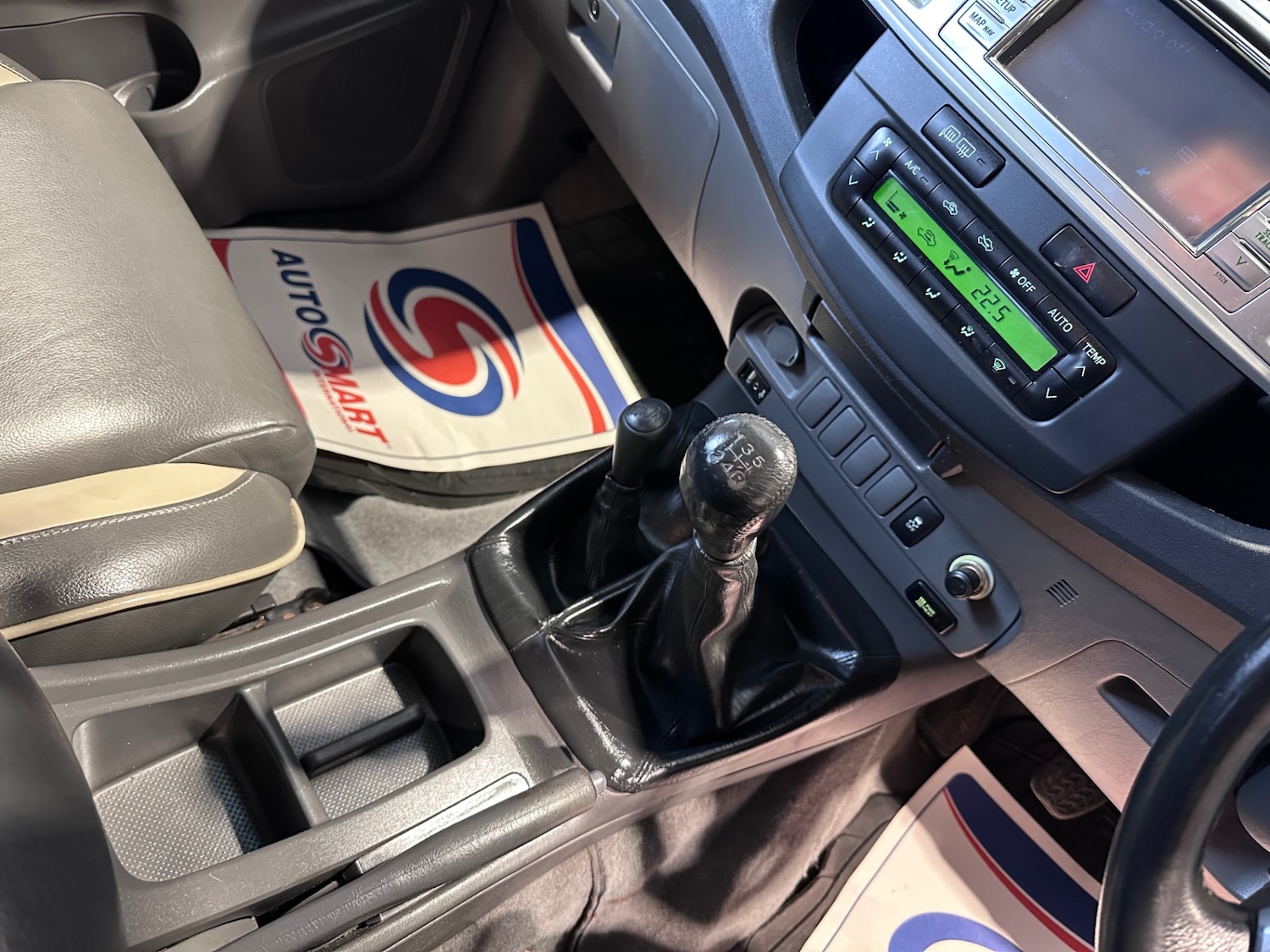 Used Toyota Hilux 2012 for sale - 77801821: Photo 50