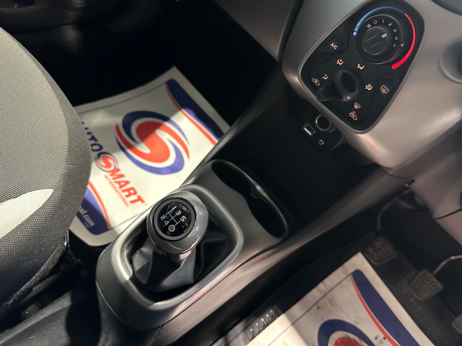 Used Toyota AYGO 2014 for sale - 76881644: Photo 22