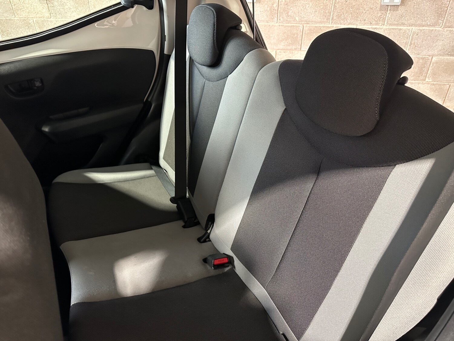 Used Toyota AYGO 2014 for sale - 76881644: Photo 27