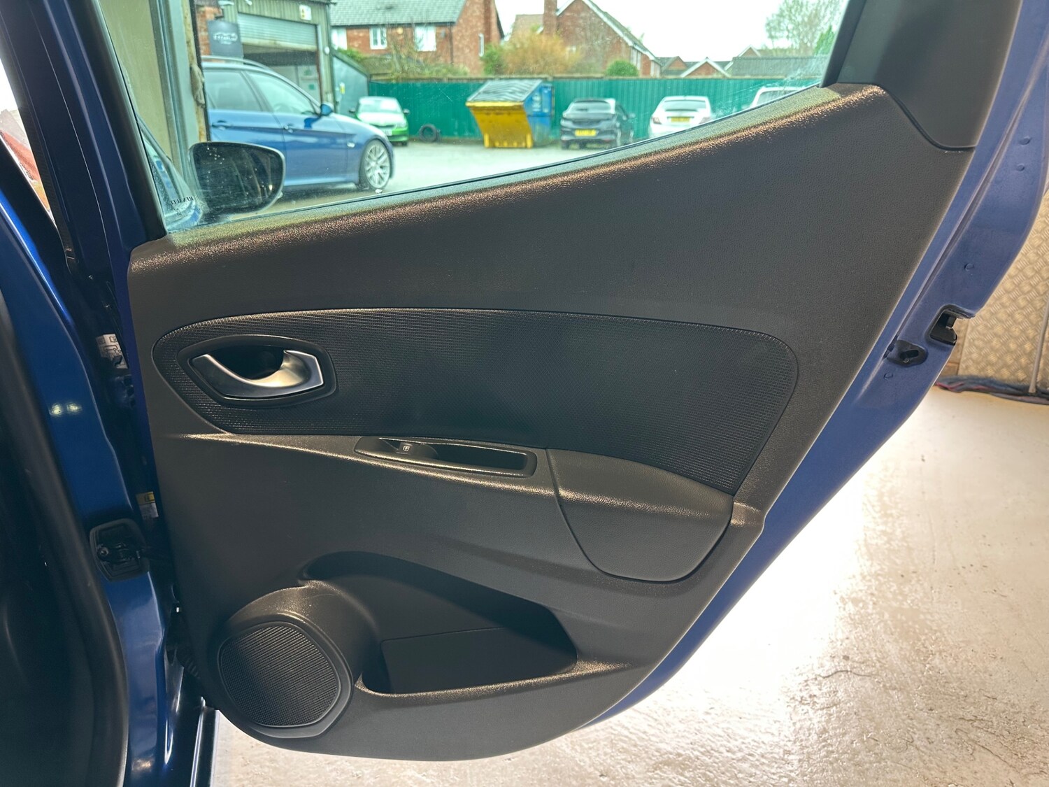 Used Renault Clio 2018 for sale - 77483090: Photo 32