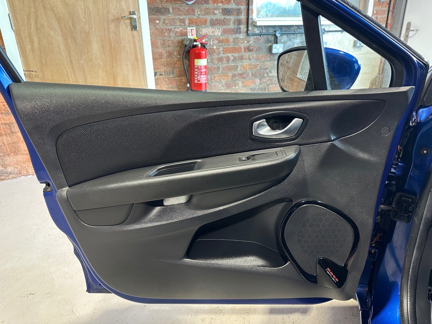 Used Renault Clio 2018 for sale - 77483090: Photo 39