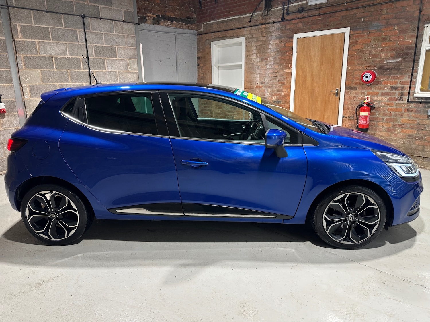 Used Renault Clio 2018 for sale - 77483090: Photo 4