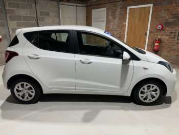Used Hyundai i10 2018 for sale - 74602316: Photo